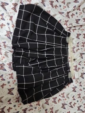 Hot Topic Black and White Windowpane Pleated Mini Skirt